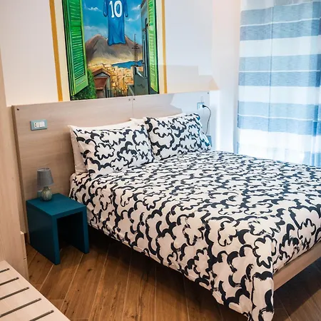 Foria 143 نابولي