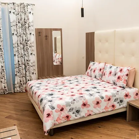 Foria 143 Guest house *